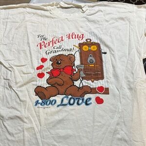 Vintage Graphic Tee with Bear Print xl